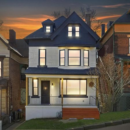 Newly Renovated Victorian Gem Perfect Space For Family Vacations! Pittsburgh Esterno foto