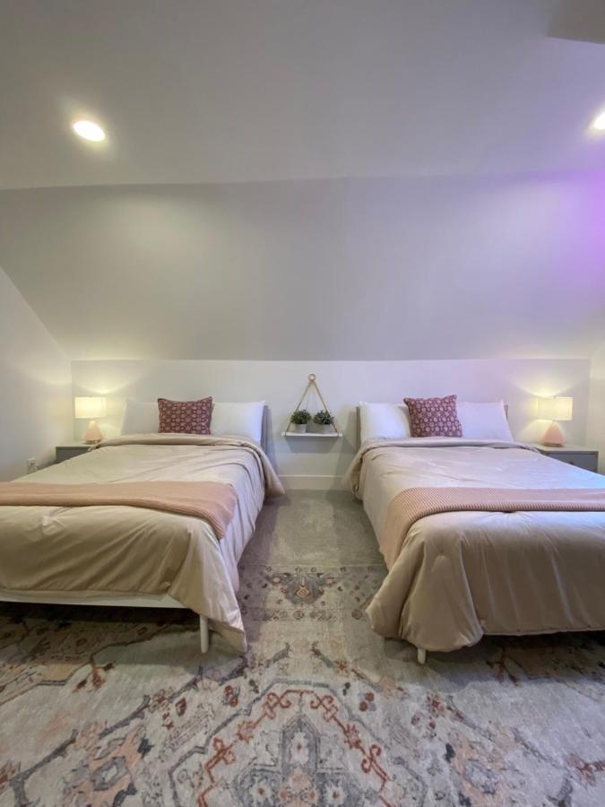Newly Renovated Victorian Gem Perfect Space For Family Vacations! Pittsburgh Esterno foto