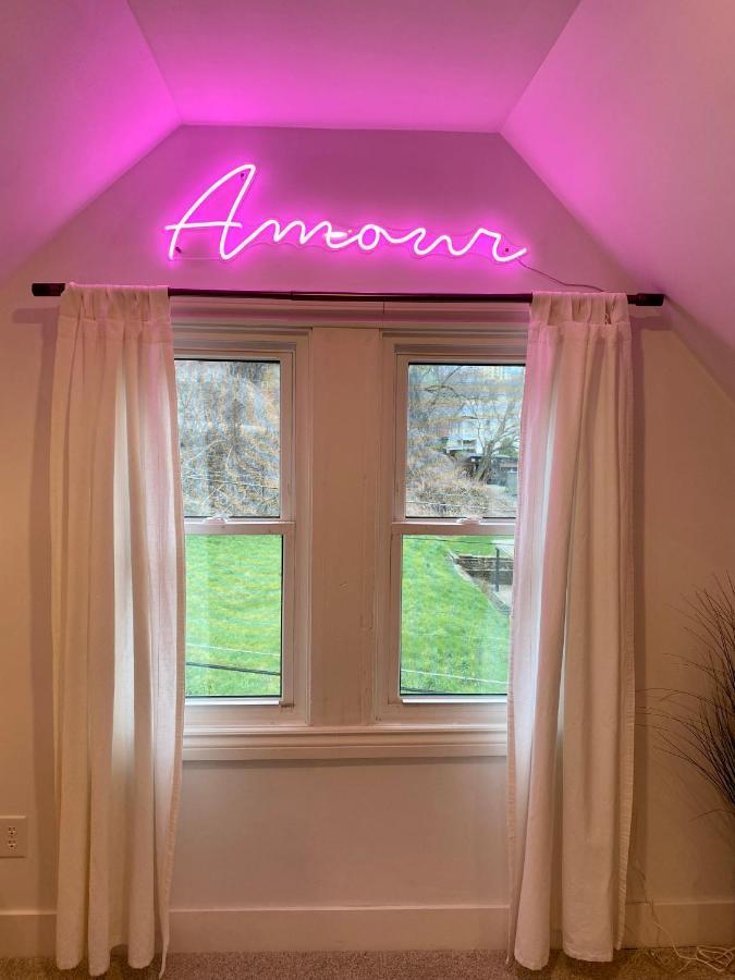 Newly Renovated Victorian Gem Perfect Space For Family Vacations! Pittsburgh Esterno foto